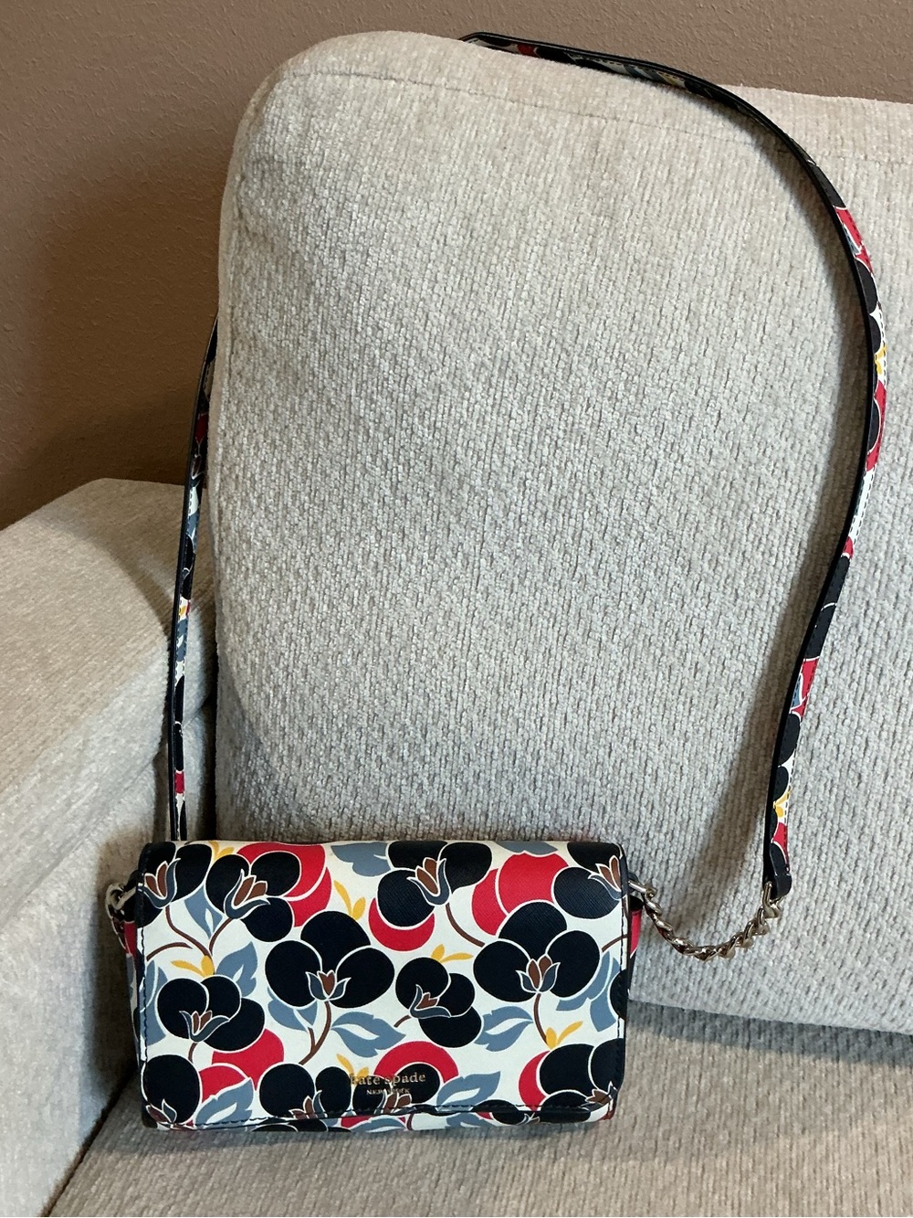 Kate Spade New York Cameron Breezy Floral Convertible Crossbody Wallet